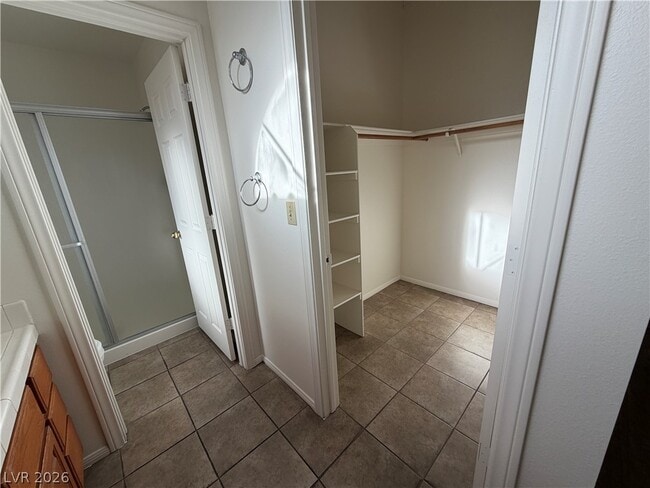 Building Photo - 2071 Angel Falls Dr