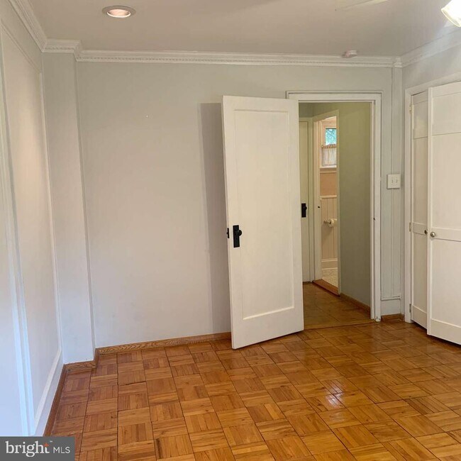 Building Photo - 3432 Martha Custis Dr