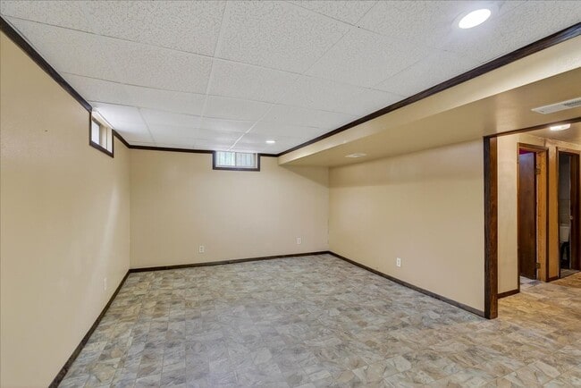 Building Photo - 1806 Golden Oak Ln