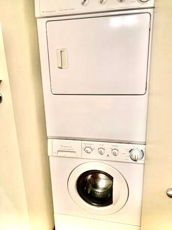 Washer/dryer - 12334 31st Ave NE