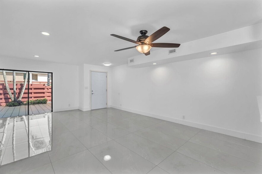 Building Photo - 3896 Meadow Ln
