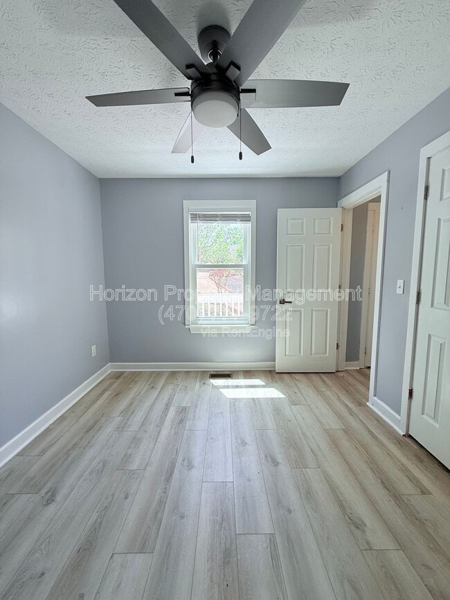 Building Photo - 9170 Horseshoe Bend