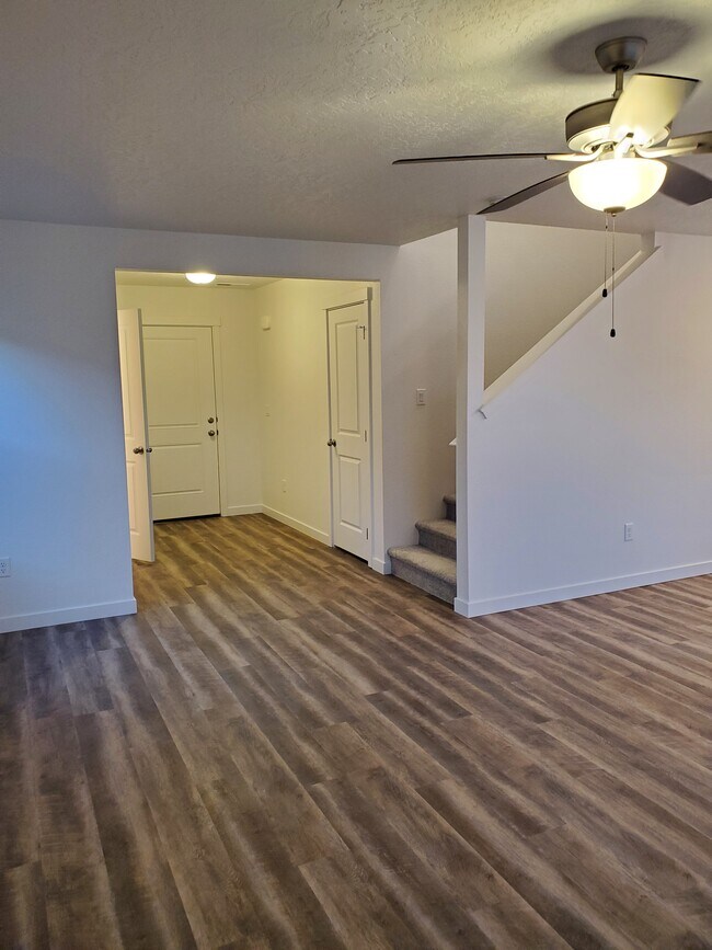 Entry - 17761 Jackson Ridge Way