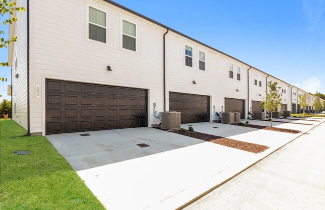 Building Photo - 228 River Rock Dr