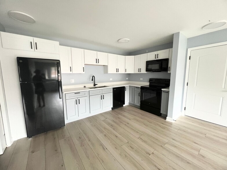 Interior Photo - Halsted Park Apartments