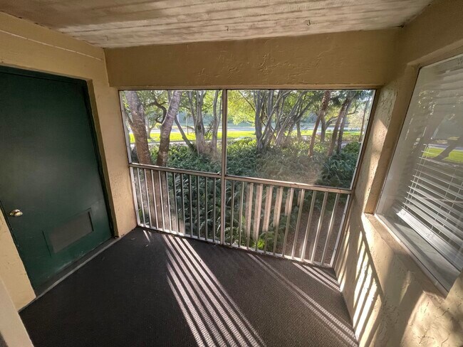 Building Photo - 3203 Glenmoor Dr