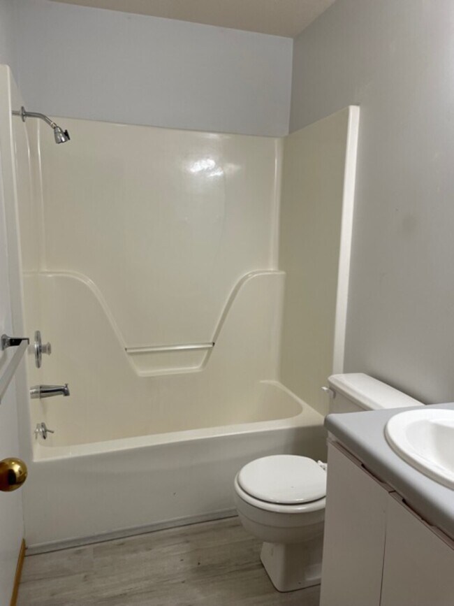 Building Photo - 400 block E Jackson