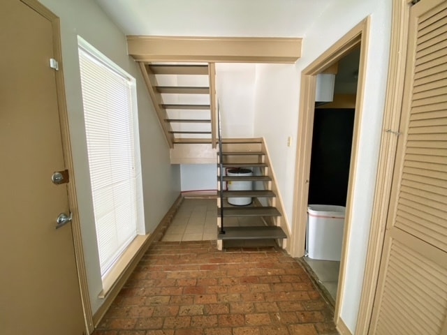 Building Photo - 5417 Constance St