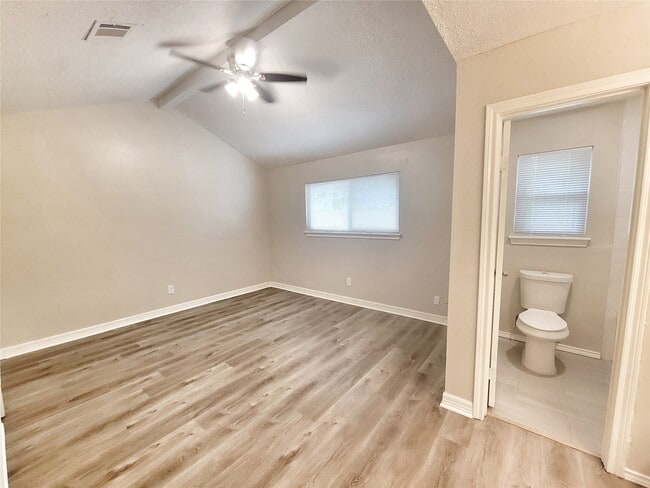 Building Photo - 3407 Saratoga Dr