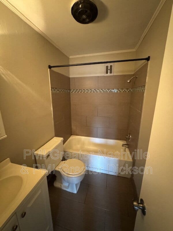 Building Photo - 2134 Fairfax Ave