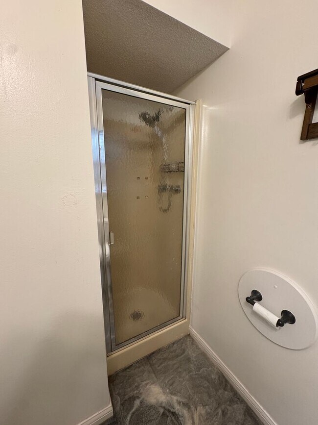 Building Photo - 3 BEDROOM  2 BATH 2 CAR GARAGE SITTING ON A CORNER LOT.  FEATURES INCLUDE: WASHER & DRYER HOOKUPS...