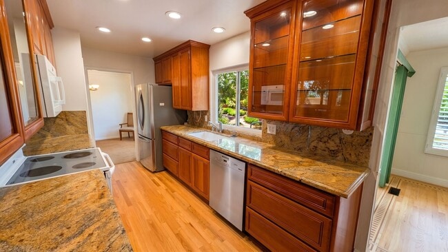 Building Photo - Beautifully Updated Pleasanton Four Bedroom Retreat w/ Vaulted Ceilings & Custom Details