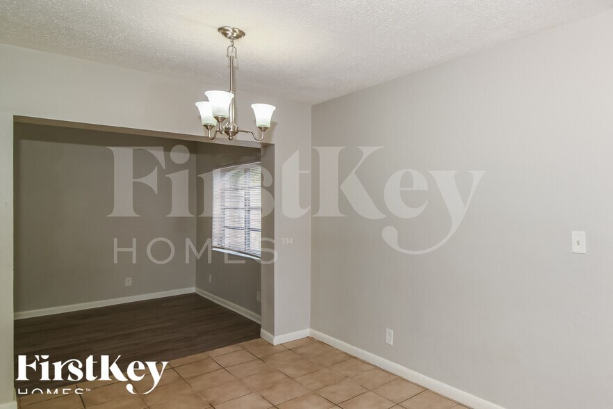 Building Photo - 161 NE 20th St