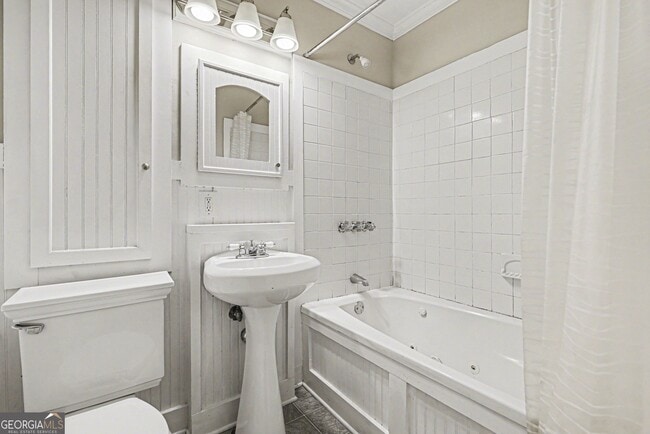 Building Photo - 3670 Goodwin Rd