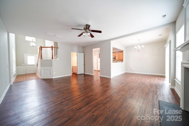 Building Photo - 9821 Carson Whitley Ave