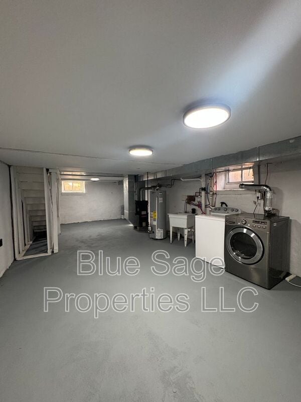 Building Photo - 1229 Wilson Dr