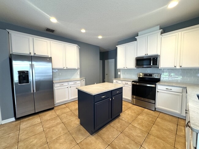 Building Photo - 920 Lost Grove Cir
