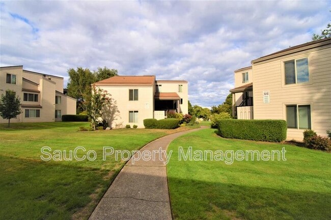 Building Photo - 9964 SW Trapper Terrace