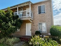 Building Photo - Charming and Bright 2 bed 1 bath in Point ...