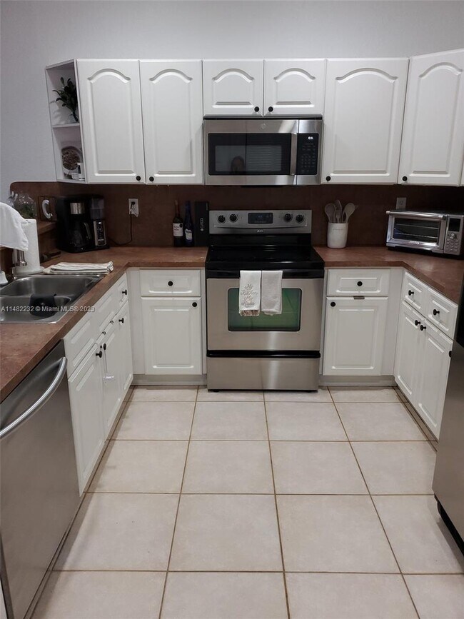 Building Photo - 10270 SW 59th St