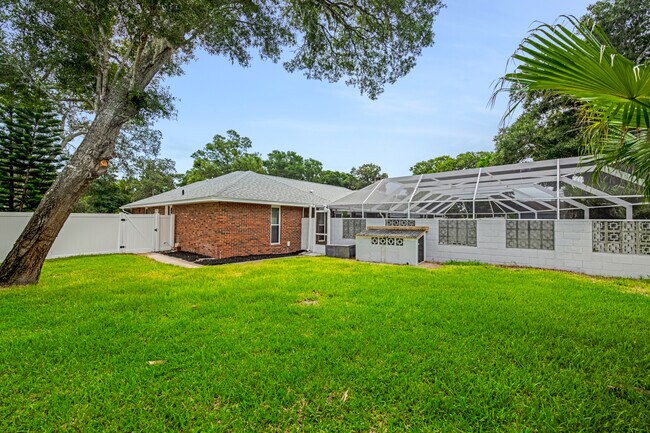 Building Photo - 11 Larisa Terrace