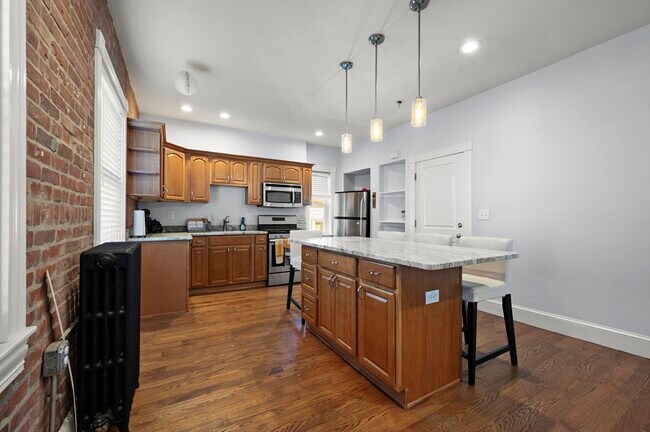 Building Photo - 493 Broadway