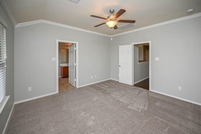 Building Photo - 6431 Calgary Woods Ln
