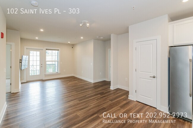 Building Photo - 102 St Ives Pl