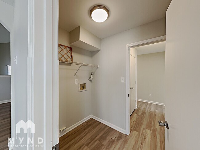 Building Photo - 7515 Pence Pond Ln