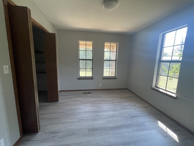 Building Photo - 1401 Folsom Blvd