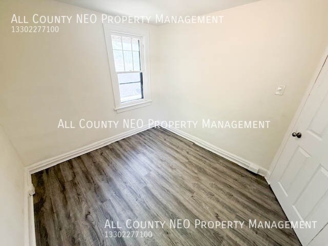 Building Photo - 897 McKinley Ave