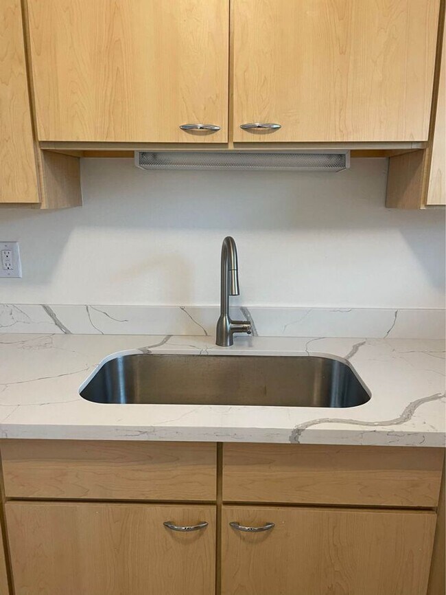 Building Photo - 2500 Houma Blvd