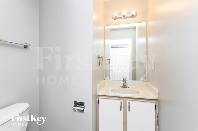 Building Photo - 21439 Georgetown Dr