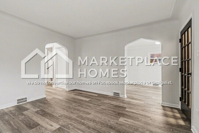 Building Photo - 11235 Roxbury St