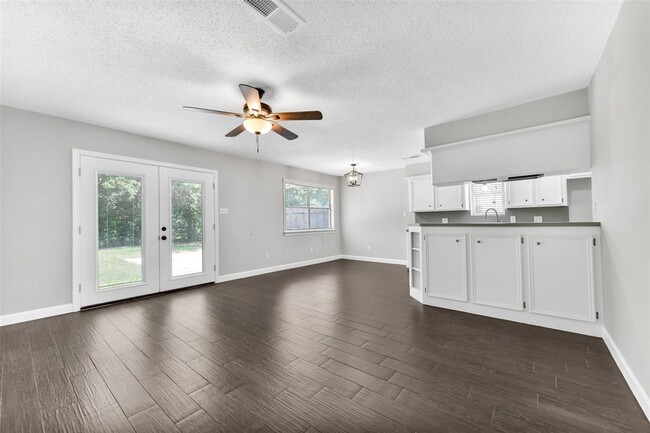 Building Photo - 206 Ron Cir