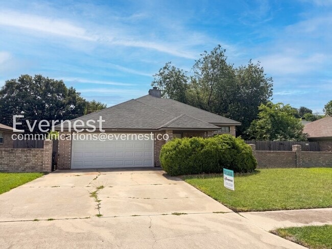Building Photo - 2014 Cedarview Dr