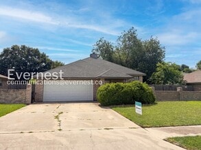 Building Photo - 2014 Cedarview Dr