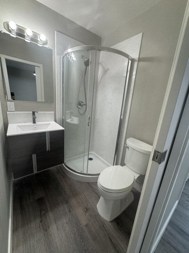 Building Photo - 517 Madera Ave