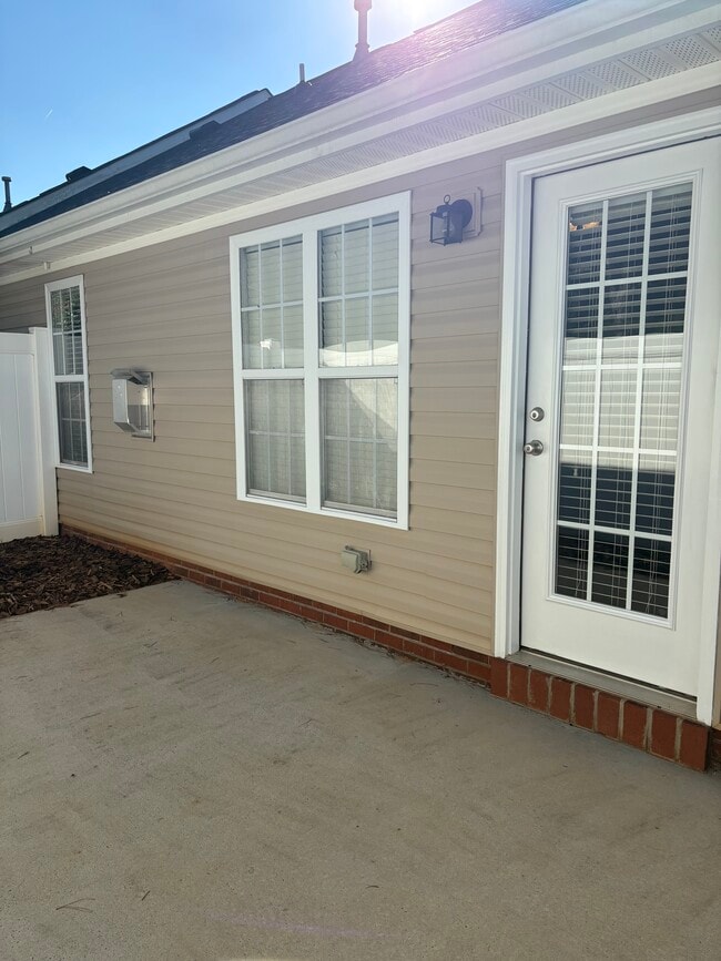 Building Photo - 5638 Roundup Cir