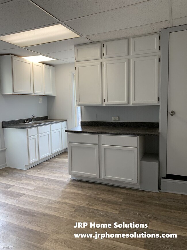 Building Photo - 4 br, 1 bath House - 202 S West Ave