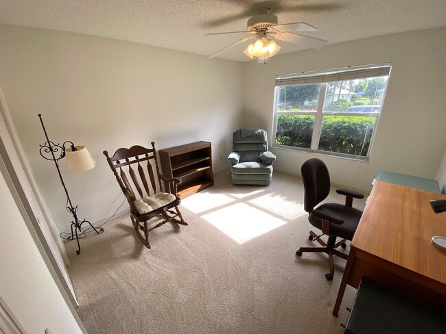 Building Photo - Beautiful 3 + 2 Fully Furnished/Turnkey ANNUAL Lease in The Village of Belle Aire