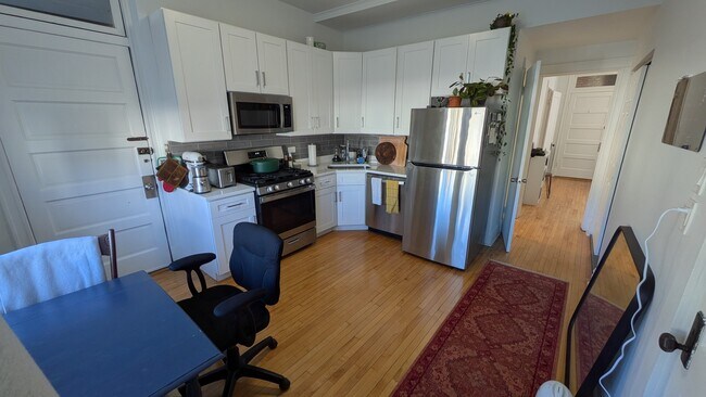 Building Photo - 2322 W Rice St