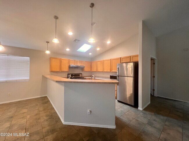 Building Photo - 2875 W Simplicity Dr
