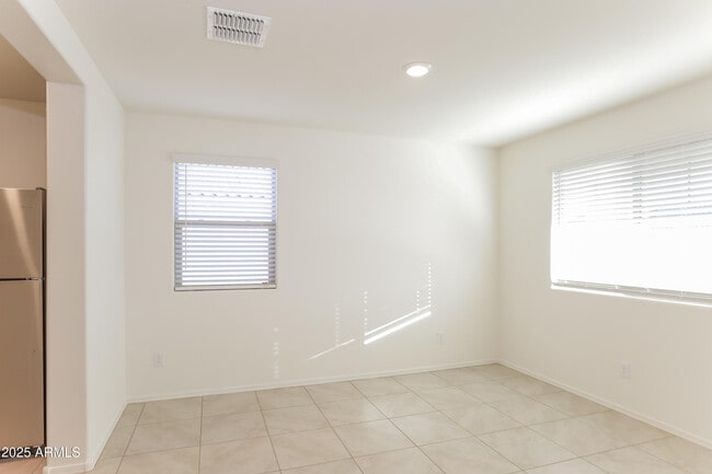 Building Photo - 9004 S 254th Dr