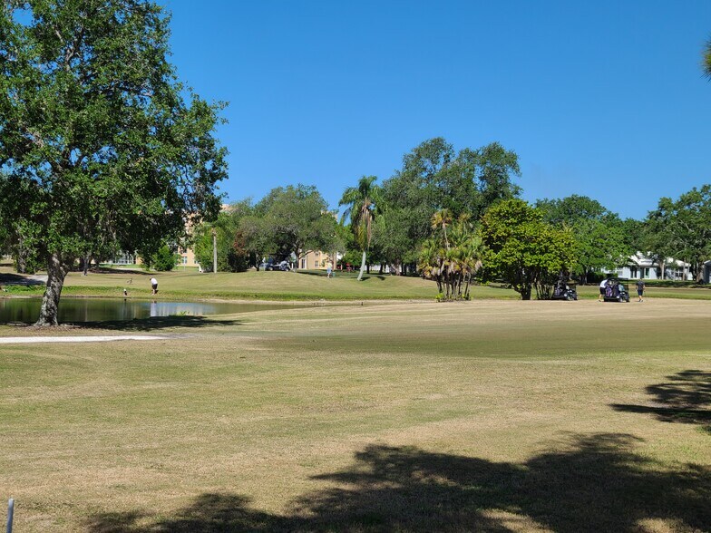 Building Photo - 4530 Pinebrook Cir
