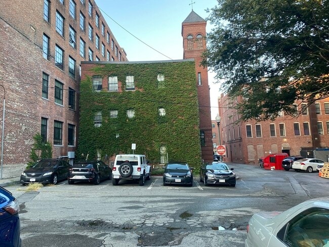 Building Photo - 18-22 Essex St