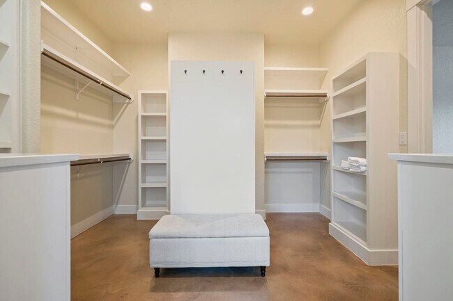 Building Photo - 1194 Vaquero Wy