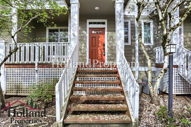 Building Photo - Charming 2-Bedroom Beaverton Townhome with Attached Garage!