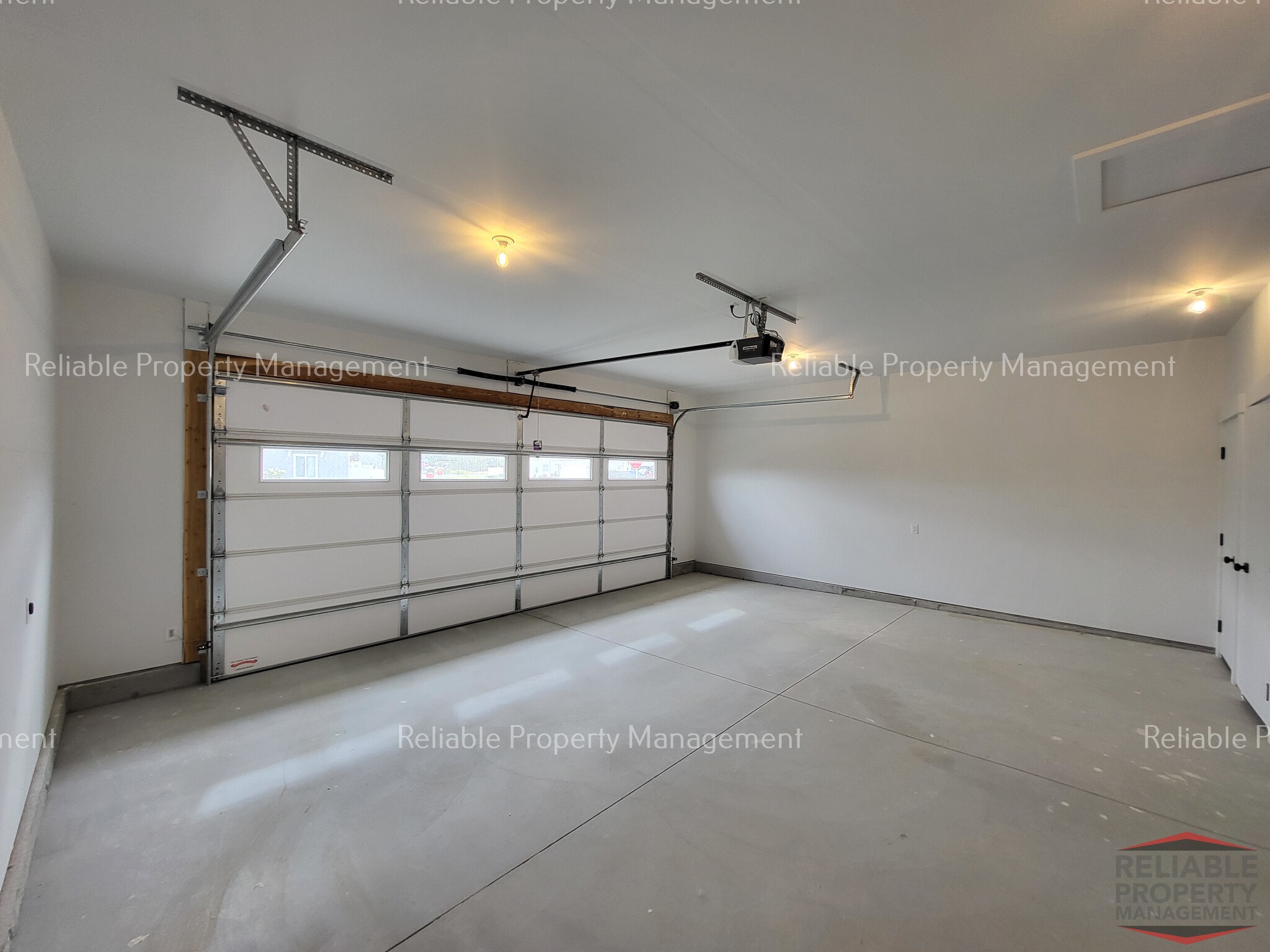 Building Photo - 557 Sagebrush St