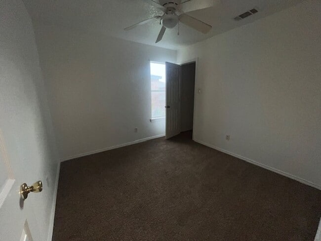Building Photo - 3303 Toledo Dr
